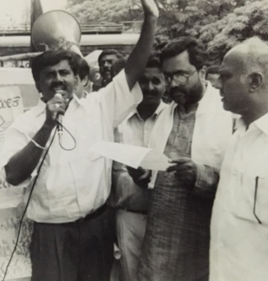 ಮುಖ್ಯಮಂತ್ರಿ ಸಿದ್ದರಾಮಯ್ಯ ಅವರೊಂದಿಗೆ...