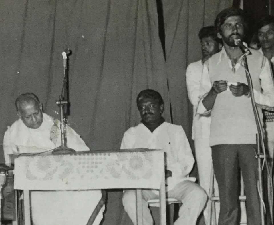 ಮಾಜಿ ಮುಖ್ಯಮಂತ್ರಿ ದೇವರಾಜು ಅರಸು ಅವರೊಂದಿಗೆ...